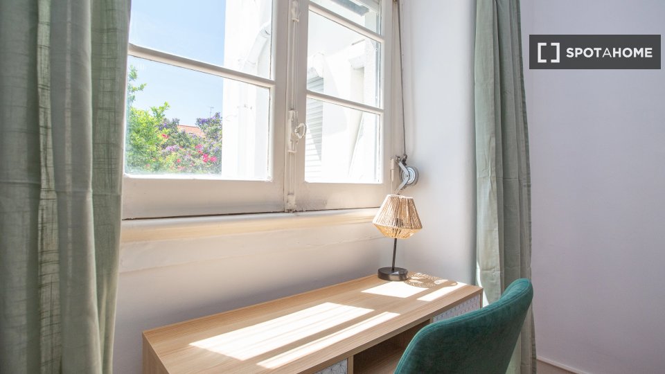 Double room Lisbon, 4 beds — photo 7