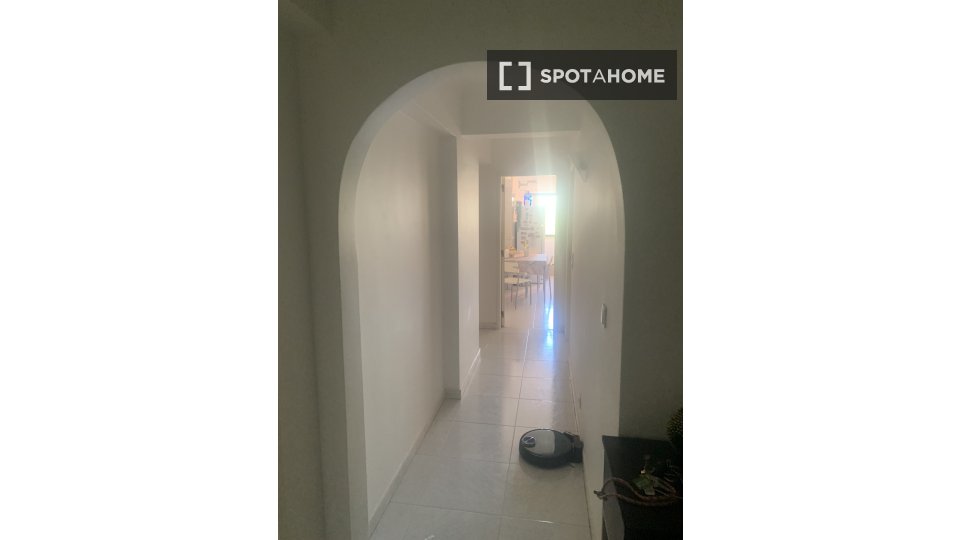 Double room Lisbon, 2 beds, 80m² — photo 2