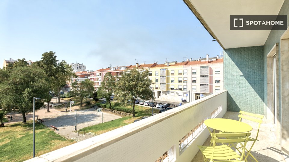Double room Lisbon, 5 beds — photo 16