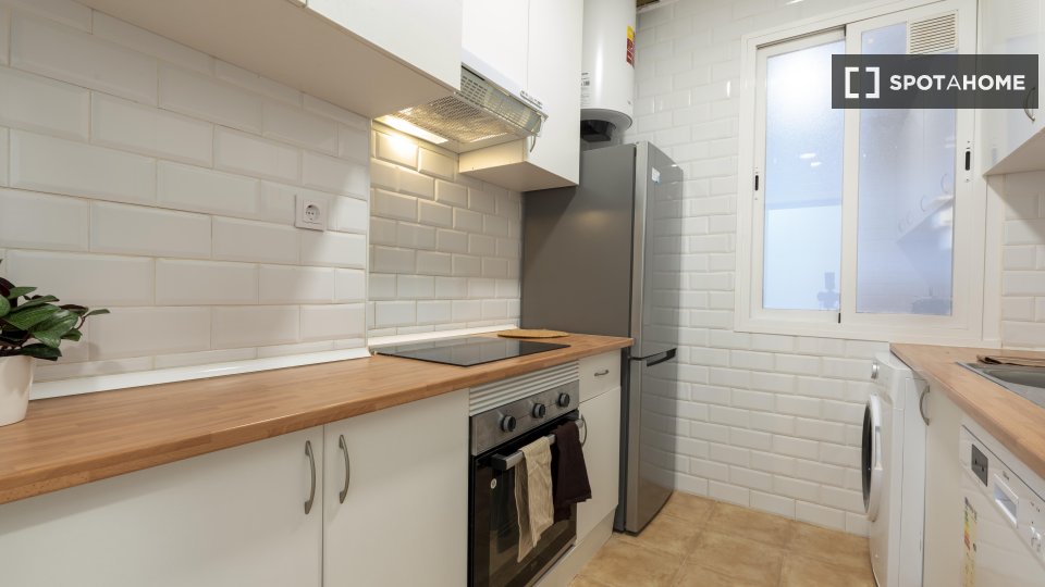 Double room Madrid, 4 beds — photo 6