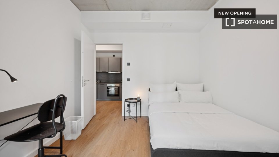 Double room Berlin, 3 beds, 56m² — photo 1