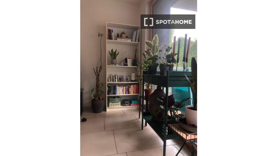Double room Brussels, 1 bed, 98m² — photo 8