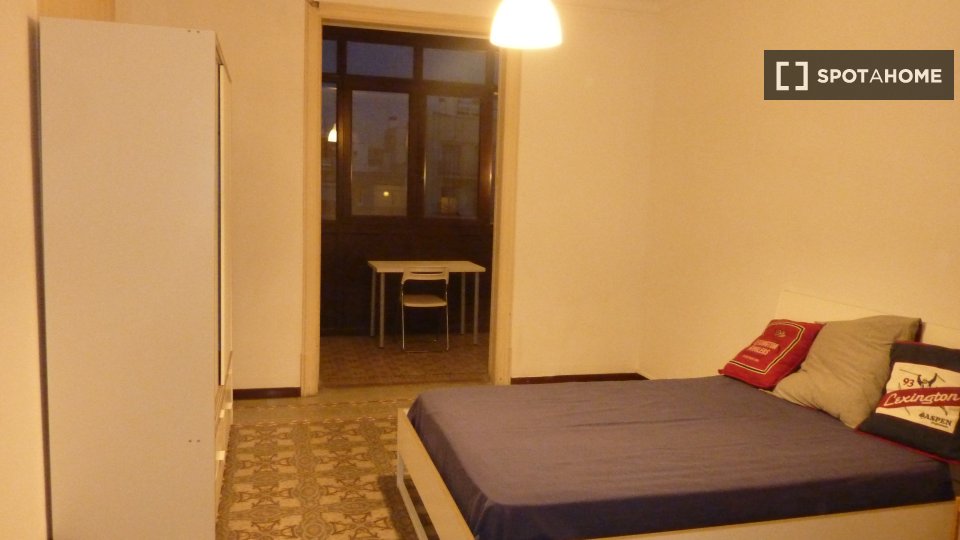 Double room Barcelona, 5 beds, 100m² — photo 9
