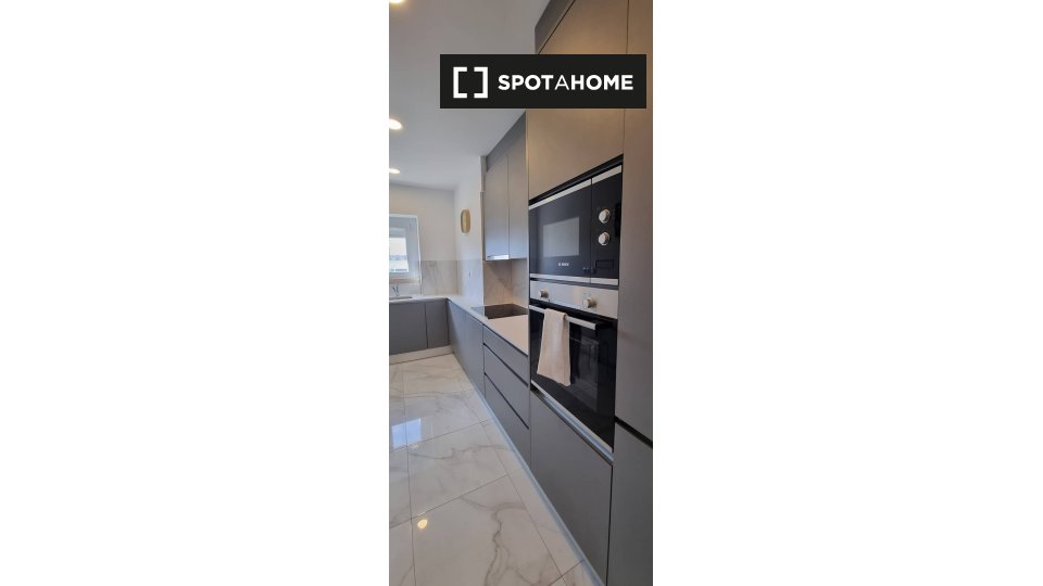 Apartment Lisbon, 2 beds, 100m² — photo 3