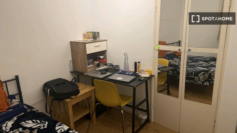 Double room London, 3 beds — photo 7