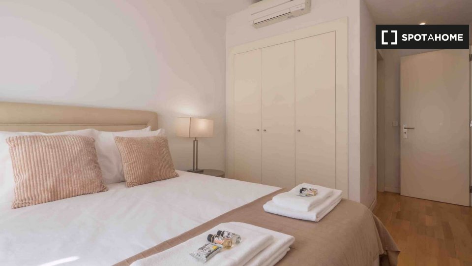 Apartment Lisbon, 2 beds, 100m² — photo 12