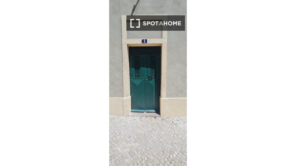 Apartment Lisbon, 2 beds, 50m² — photo 13