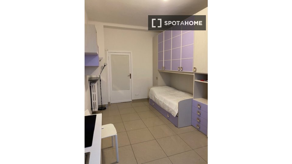 Double room Milan, 2 beds — photo 13
