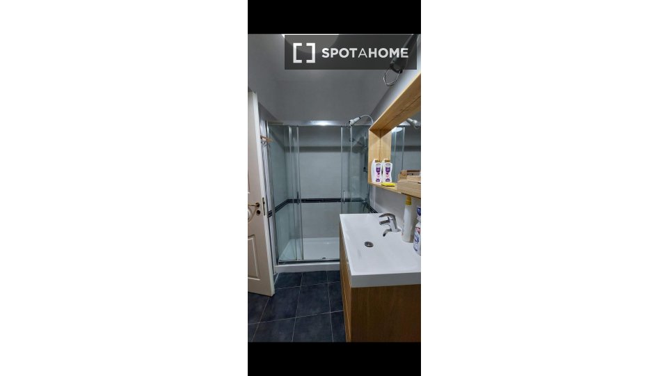 Double room Naples, 4 beds — photo 11