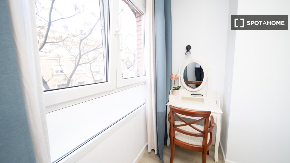 Double room Valencia, 4 beds, 110m² — photo 3