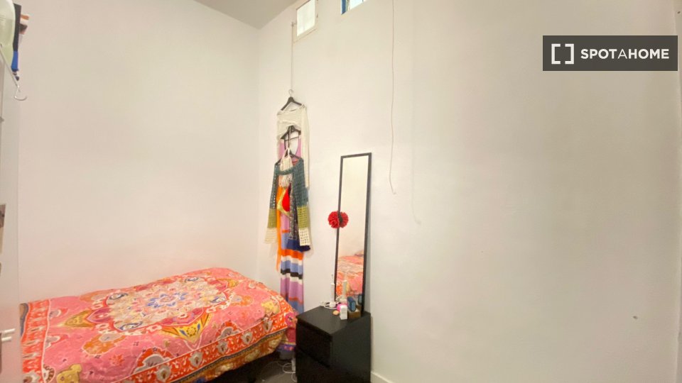Double room Madrid, 10 beds — photo 9