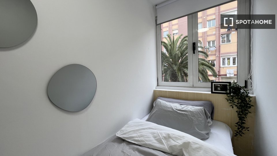 Double room Madrid, 5 beds — photo 3