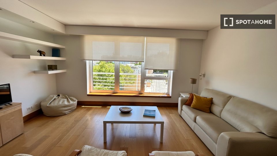 Apartment Lisbon, 2 beds, 140m² — photo 5