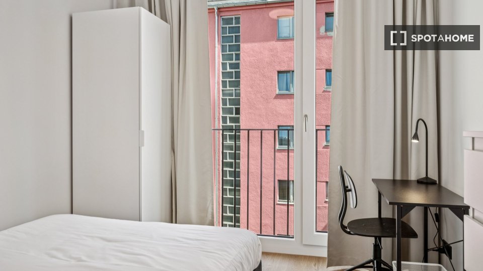 Double room Berlin, 3 beds, 57m² — photo 18