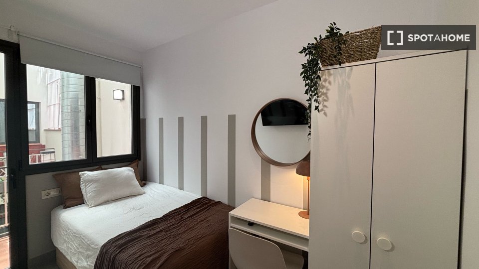 Double room Barcelona, 4 beds, 90m² — photo 18