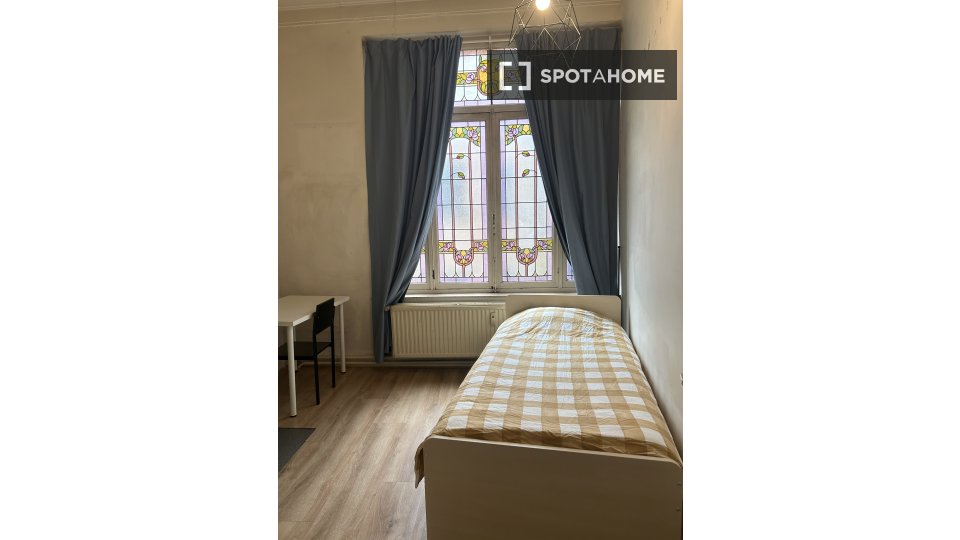 Double room Brussels, 12 beds, 200m² — photo 15