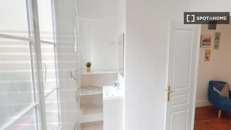 Double room Paris, 5 beds, 120m² — photo 2