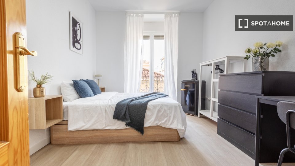Double room Madrid, 5 beds — photo 36
