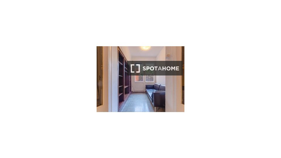 Double room Barcelona, 4 beds, 100m² — photo 4