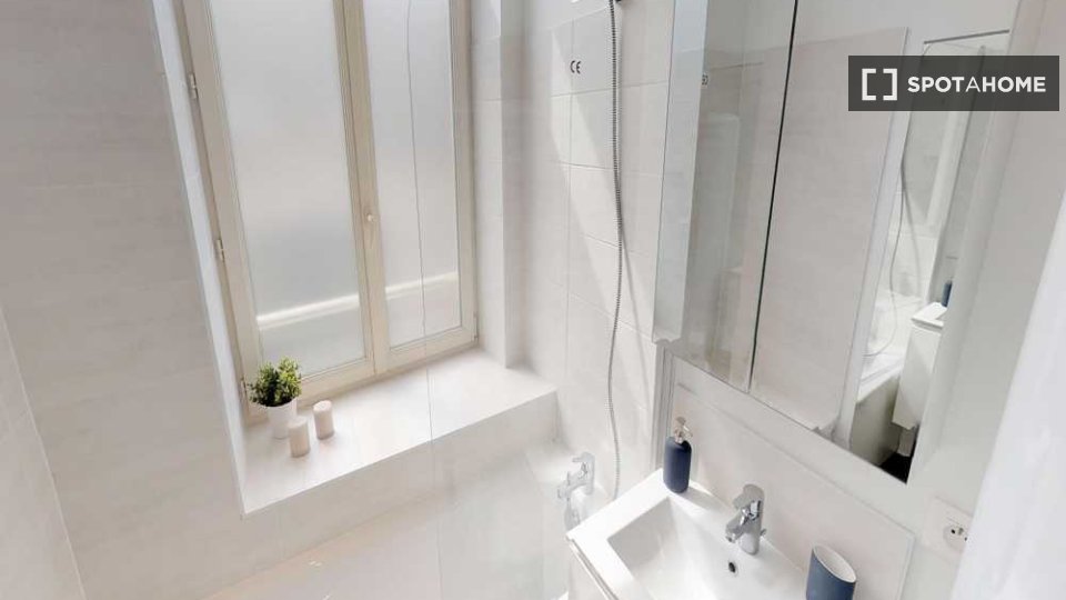 Double room Lille, 4 beds, 80m² — photo 19