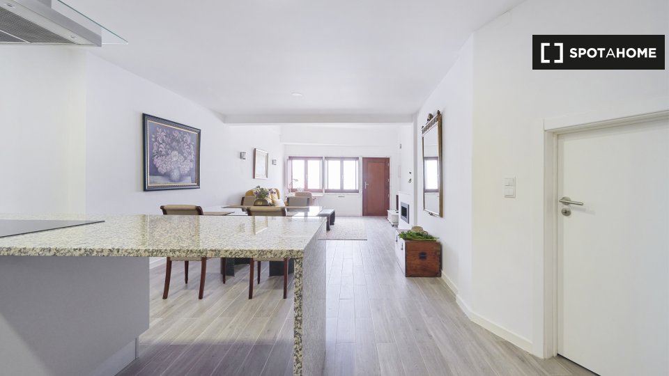 Apartment Lisbon, 1 bed, 80m² — photo 10