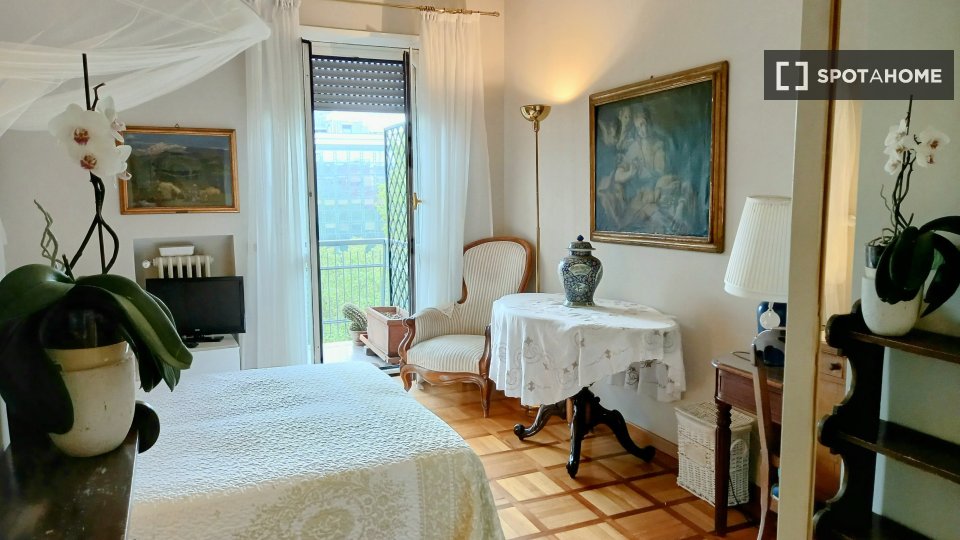 Double room Milan, 2 beds, 70m² — photo 5