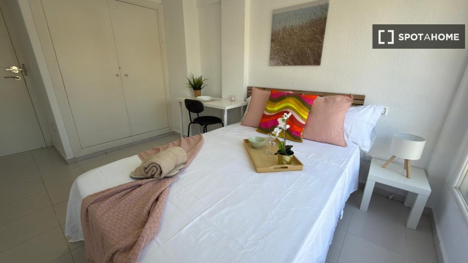 Double room Madrid, 4 beds — photo 11
