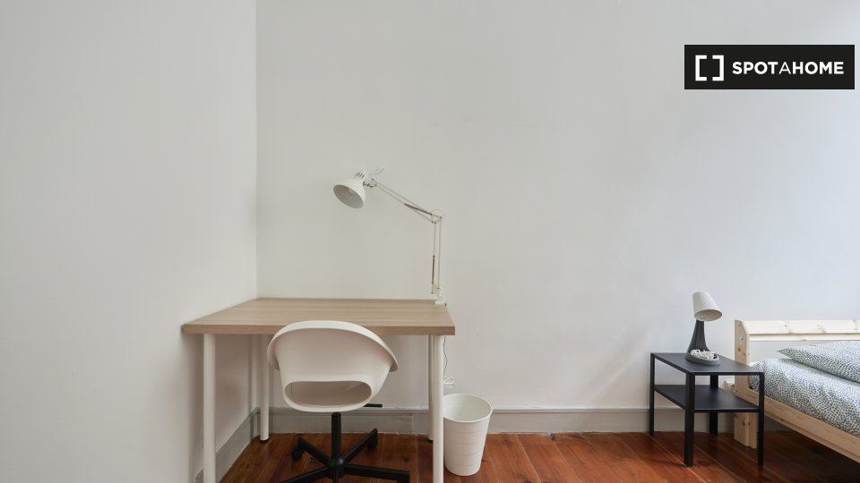 Double room Lisbon, 4 beds — photo 34