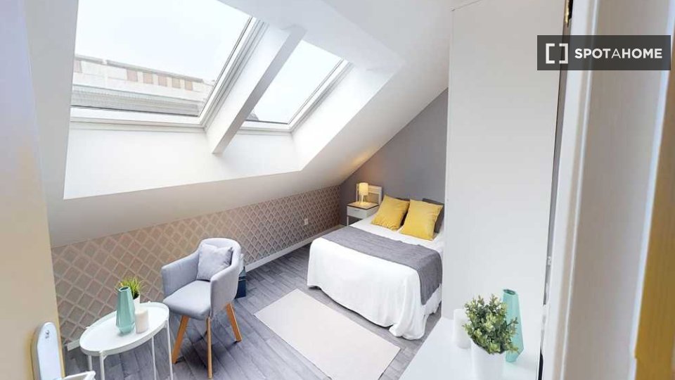 Double room Lille, 3 beds, 90m² — photo 19
