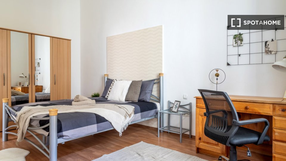 Double room Budapest, 3 beds, 80m² — photo 14