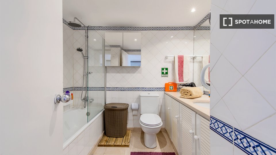 Apartment Lisbon, 1 bed — photo 18