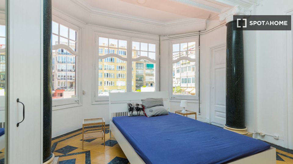 Double room Barcelona, 8 beds, 175m² — photo 2