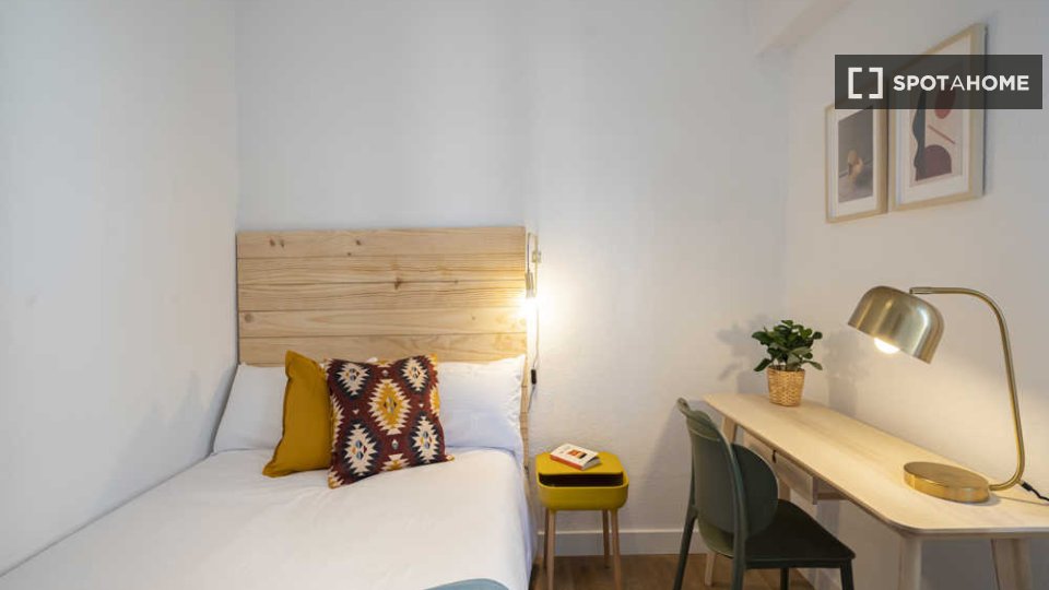 Double room Madrid, 16 beds — photo 57