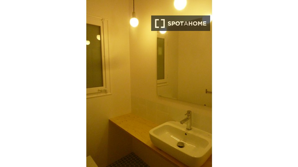 Double room Barcelona, 5 beds, 100m² — photo 12