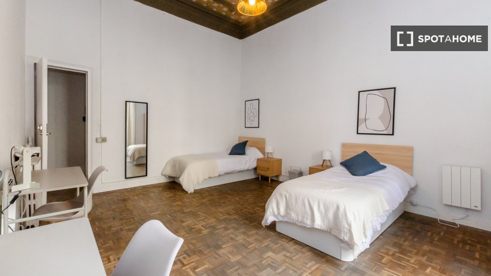 Double room Barcelona, 10 beds, 252m² — photo 2