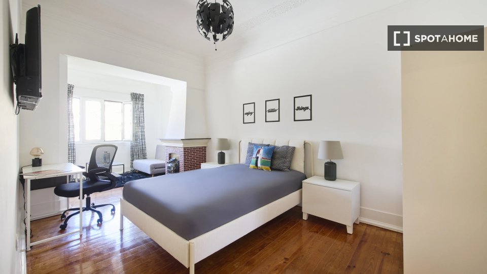 Double room Lisbon, 6 beds — photo 1