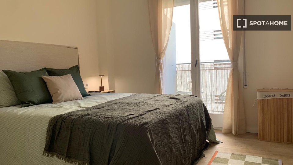 Double room Barcelona, 4 beds, 85m² — photo 5