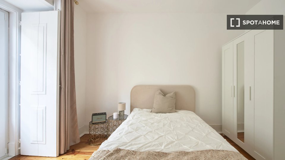 Double room Lisbon, 8 beds — photo 2