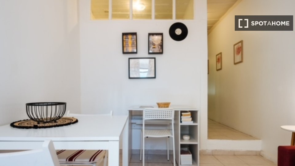 Apartment Lisbon, 1 bed — photo 7