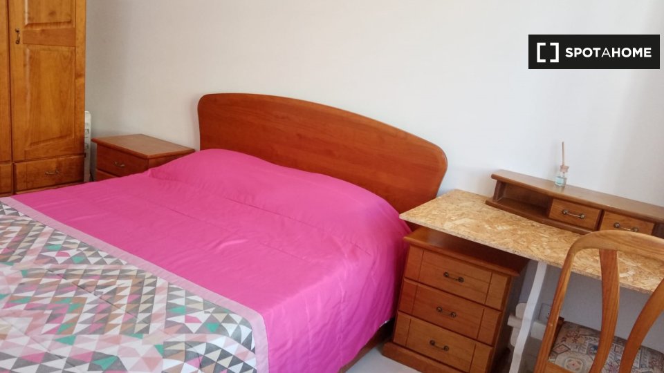 Double room Lisbon, 6 beds, 140m² — photo 3