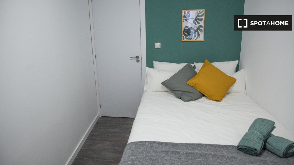 Double room Madrid, 8 beds, 120m² — photo 5