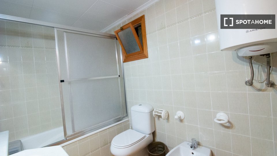 Apartment Valencia, 4 beds, 120m² — photo 14
