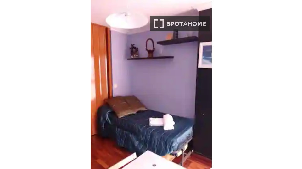 Double room Vigo, 3 beds, 65m² — photo 14