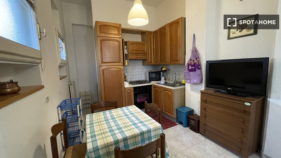 Double room Florence, 3 beds, 90m² — photo 4