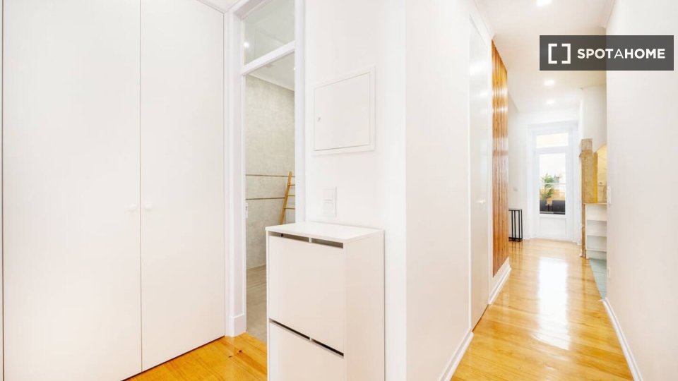 Apartment Lisbon, 2 beds — photo 16