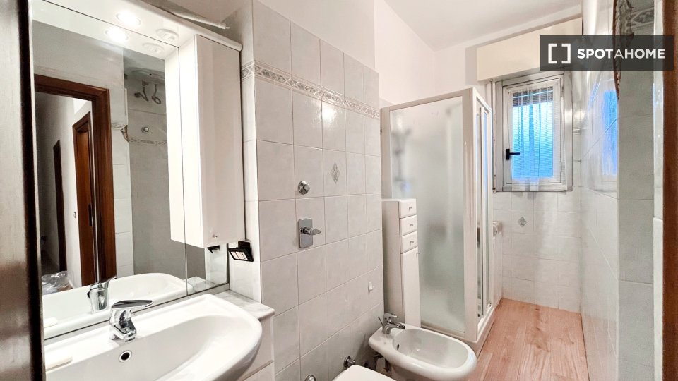 Double room Milan, 3 beds, 85m² — photo 8