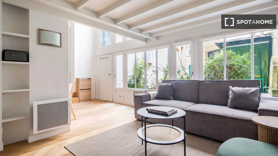 Apartment Paris, 2 beds, 67m² — photo 2