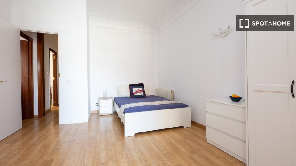 Double room Barcelona, 6 beds, 100m² — photo 1