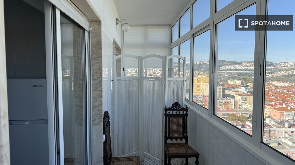 Double room Lisbon, 4 beds — photo 5