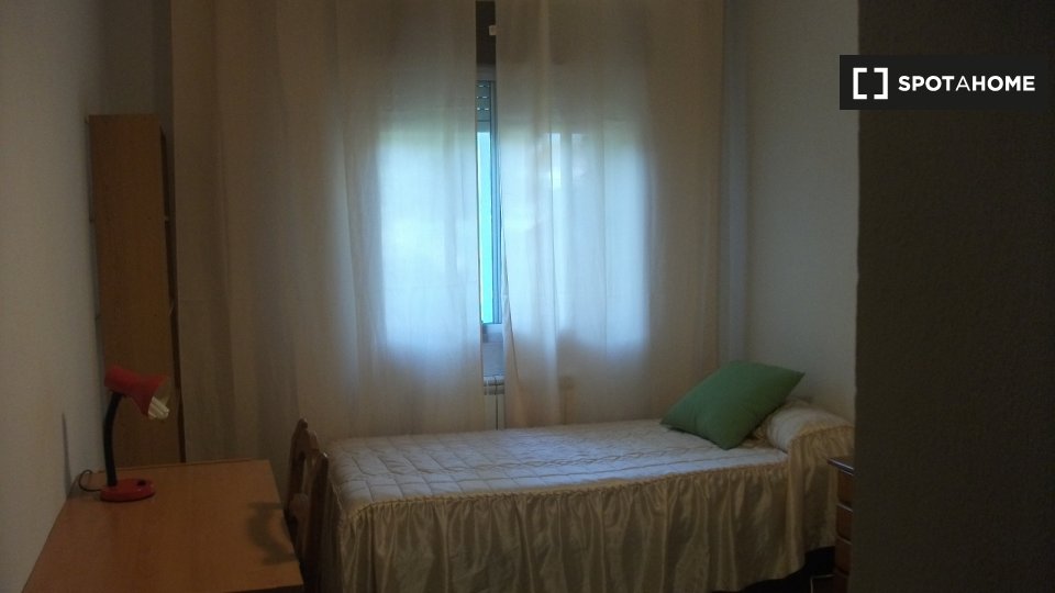 Double room Madrid, 11 beds, 300m² — photo 2